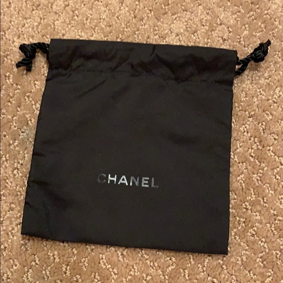 Chanel Sample Bag and Mascara 10 Noir - Picture 4 of 4